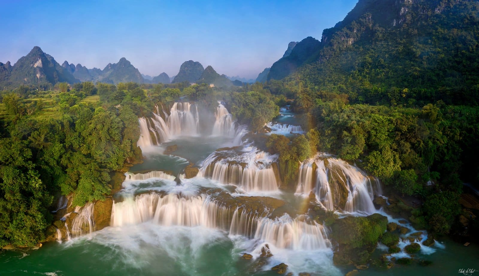 Detian Falls & Huashan Murals: the Border Run