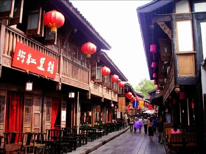 Bamboo Chairs & Baijiu Cocktails: Slow Chengdu